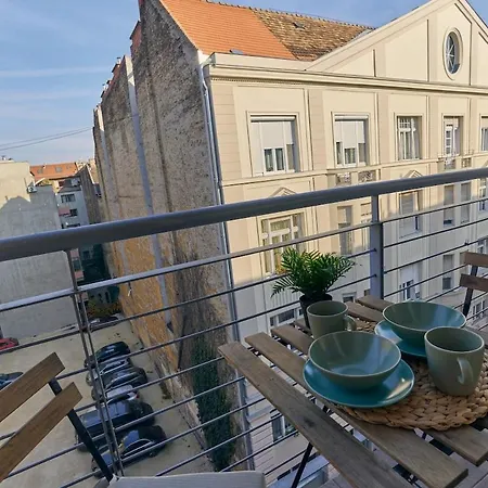 Cozy Quiet With Ac And Parking Appartement