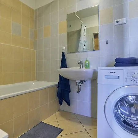 Cozy Quiet With Ac And Parking Appartement *